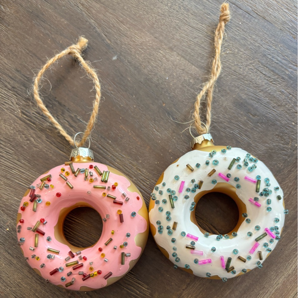 Pink and White Frosted Rainbow
Sprinkles Donut Doughnut Christmas
Ornaments